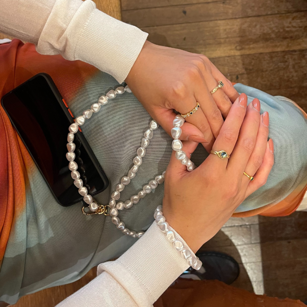 Crossbody Phone Strap - Anti Phone Theft - Long Phone Lanyard Pearls ''S&G'' Freya